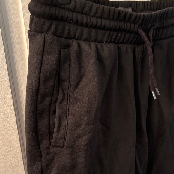 H&M Classic Black Athletic Shorts - Picture 5 of 5
